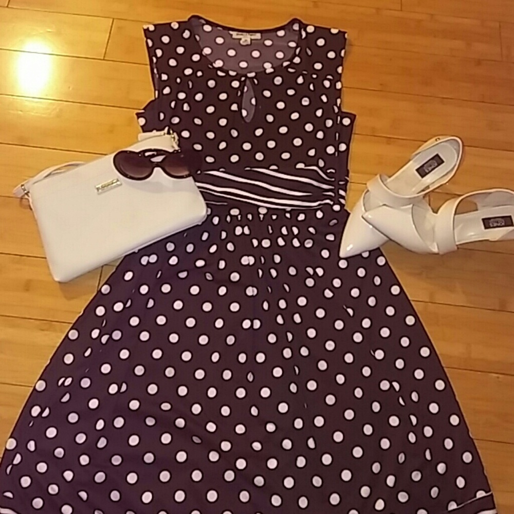 Dress - Picture 2 of 3